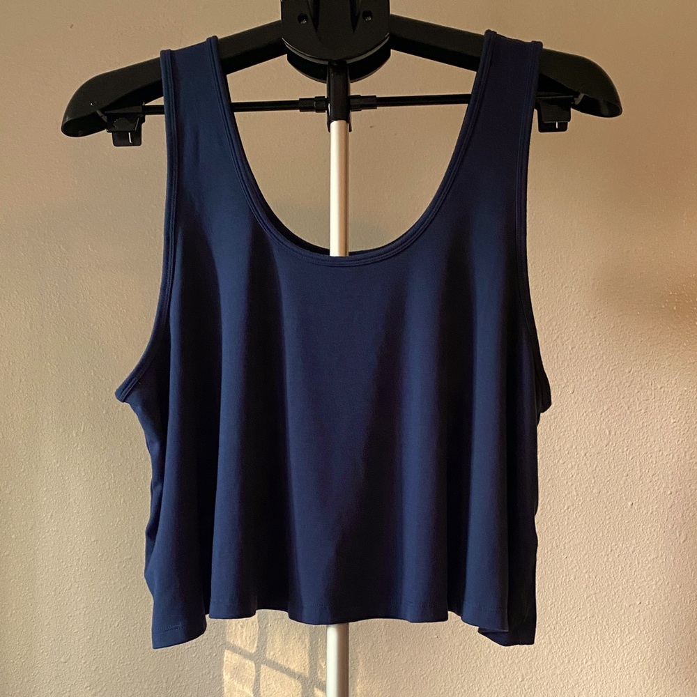 Fabletics Navy Tank Top Women’s Size Large